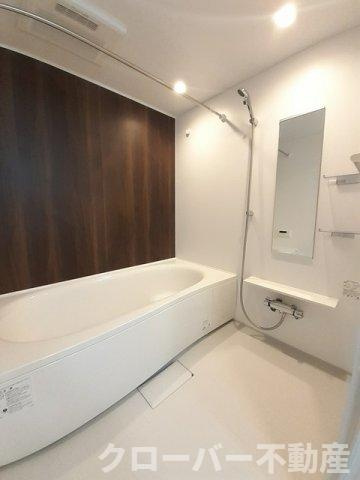 Ｇｒｅｅｎ　Ｈｏｕｓｅ　檀紙の浴室