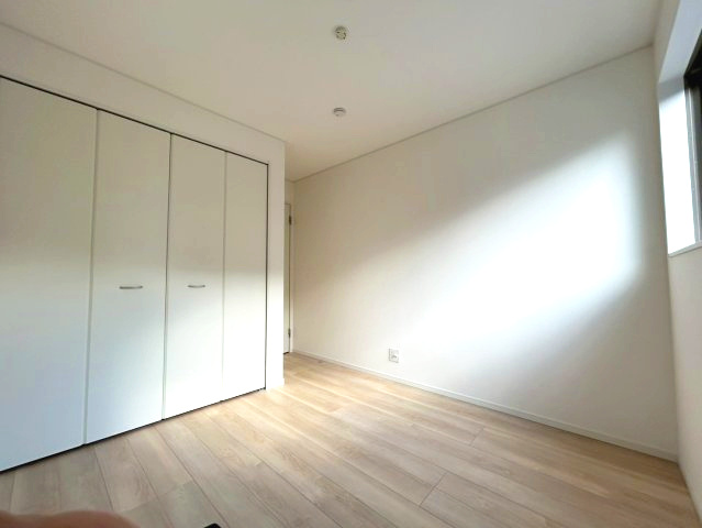 長野市大字若槻団地の新築一戸建の洋室