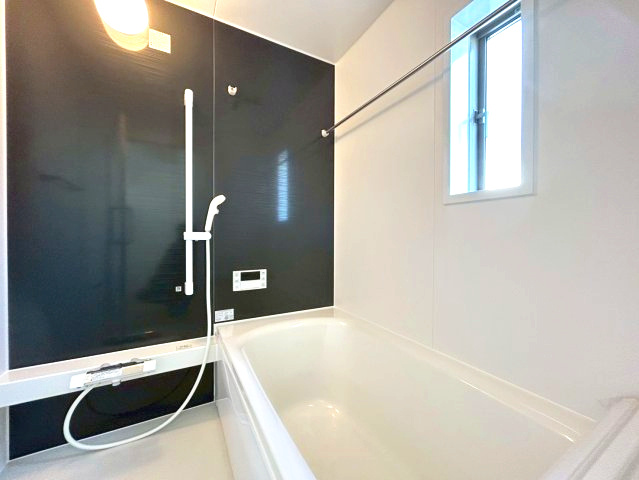 長野市大字若槻団地の新築一戸建の浴室