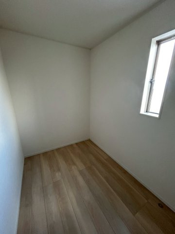 長野市大字若槻団地の新築一戸建の洋室