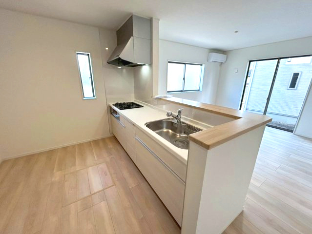 長野市大字若槻団地の新築一戸建のキッチン