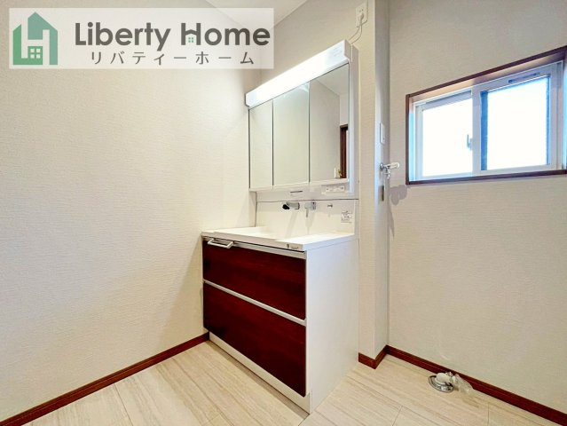 土浦市西根南第1期　新築戸建　6号棟の独立洗面台