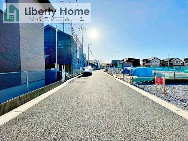 土浦市西根南第1期　新築戸建　6号棟の前面道路含む現地写真