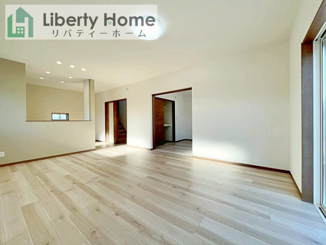 土浦市西根南第1期　新築戸建　6号棟の居間・リビング