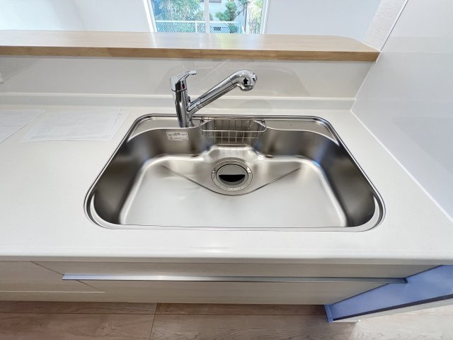 磯城郡三宅町伴堂第7の洗面所|鏡の裏が収納できる洗面化粧台