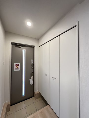 磯城郡三宅町伴堂第7の玄関|大容量収納できるシューズボックス