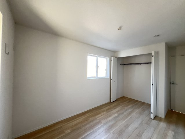 磯城郡三宅町伴堂第7のバルコニー|雨の日も安心インナーバルコニー