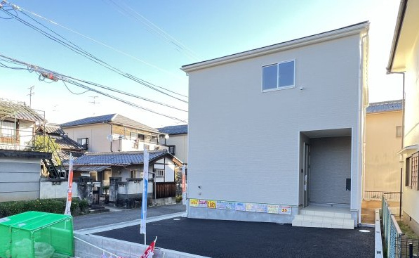 磯城郡三宅町伴堂第7の前面道路含む現地写真