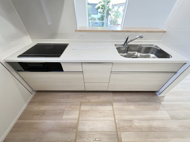 磯城郡三宅町伴堂第7のキッチン|引き出し収納が使いやすいキッチン