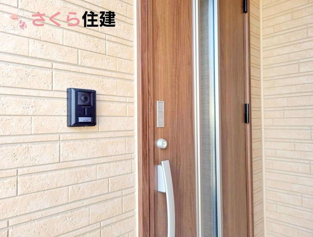 クレイドルガーデン鹿沼市東町　第5　2号棟の玄関|玄関はタッチキーで楽々開錠♪