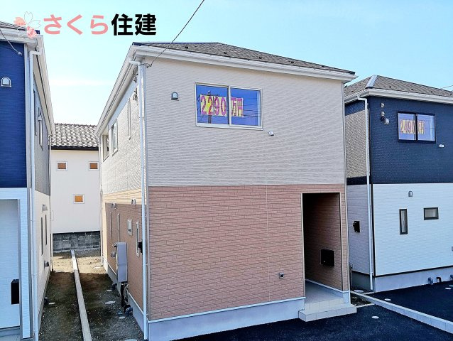 クレイドルガーデン鹿沼市東町　第5　2号棟の前面道路含む現地写真|駐車場は並列で2台駐車が可能です◎