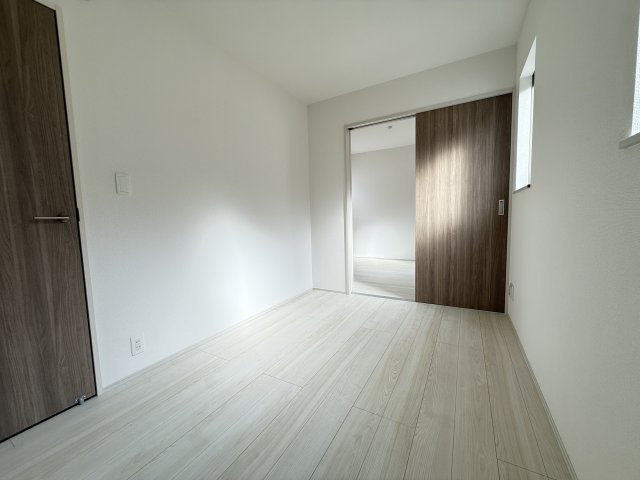 神戸市垂水区桃山台３丁目新築戸建２号棟の洋室