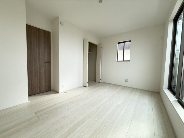 神戸市垂水区桃山台３丁目新築戸建２号棟の洋室