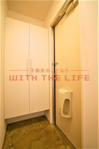 アルル【10，000円キャッシュバック対象物件】の玄関|落ち着いた玄関です