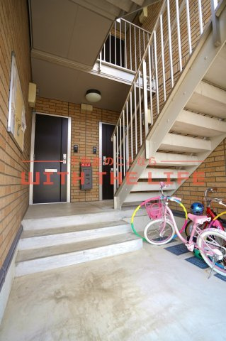 アルル【10，000円キャッシュバック対象物件】のロビー|毎日通るロビーはこのようになっています