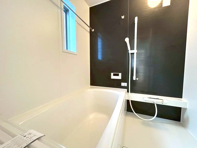 長野市大字若槻団地の新築一戸建の浴室