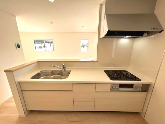 長野市大字若槻団地の新築一戸建のキッチン