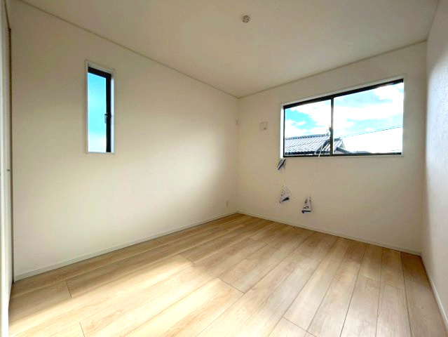 長野市大字若槻団地の新築一戸建の洋室