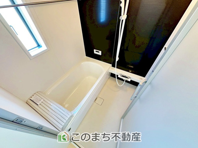 【浴室】 | CRADLEGARDEN鹿沼市東町第5　3号棟 | お子様と一緒にバスタイムを楽しめる広々空間。浴室乾燥機付で心地よいバスタイムを実現します♪
