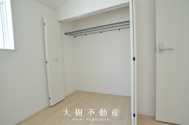 【洋室】 | 海老名市国分寺台３丁目 新築戸建て 全2棟【仲介手数料無料】 | 2階　洋室4（4.1帖）クローゼット