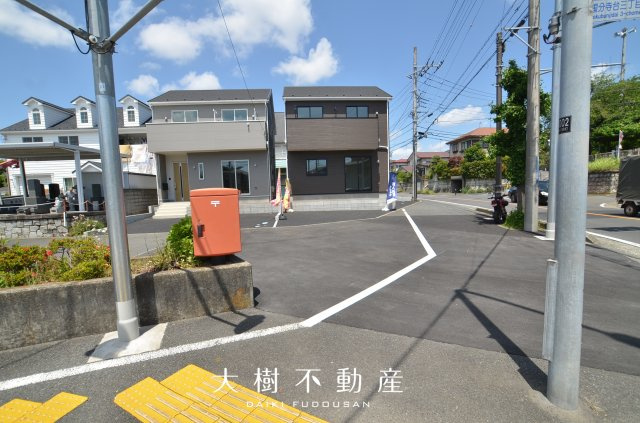【前面道路含む現地写真】 | 海老名市国分寺台３丁目 新築戸建て 全2棟【仲介手数料無料】
