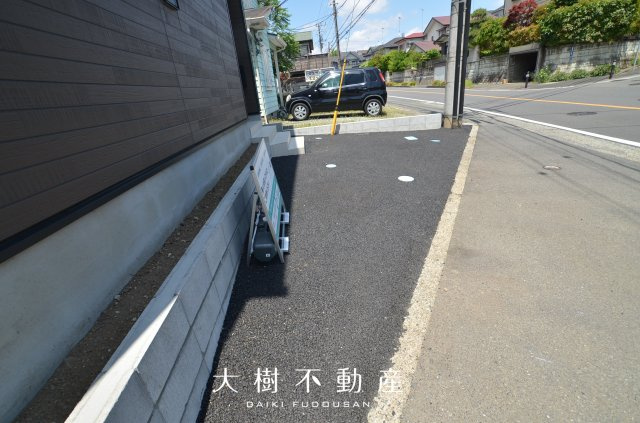 【駐車場】 | 海老名市国分寺台３丁目 新築戸建て 全2棟【仲介手数料無料】