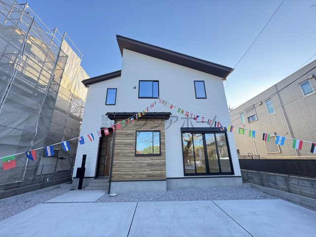 所沢市東新井町・全1棟　新築一戸建　～カースペース並列3台～の駐車場|カースペース並列3台