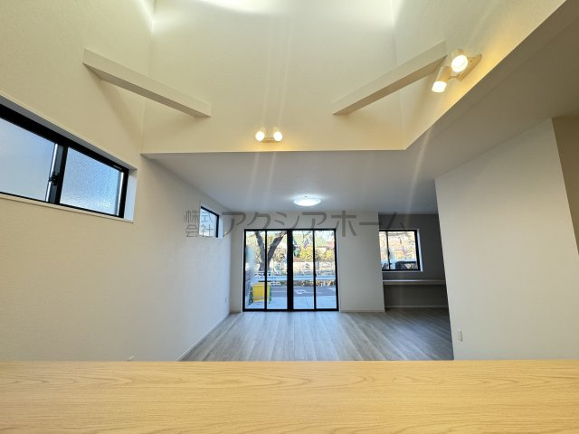 所沢市東新井町・全1棟　新築一戸建　～カースペース並列3台～のその他|上部吹抜