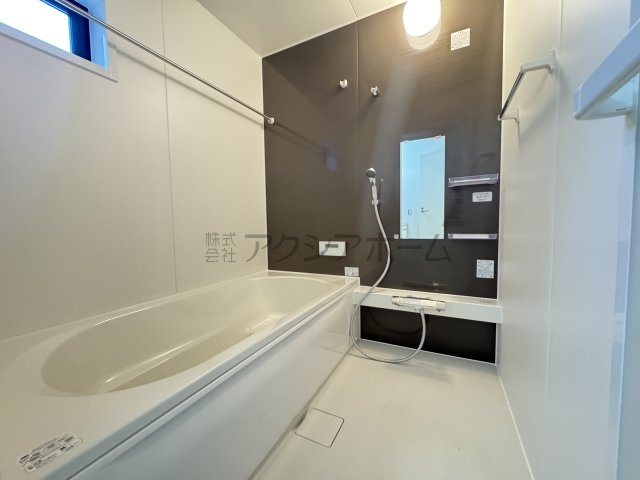 所沢市東新井町・全1棟　新築一戸建　～カースペース並列3台～の浴室|1坪タイプのユニットバス