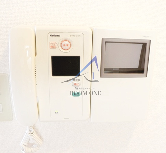 フィルモア ワンの設備|モニター付きインターホンです。
