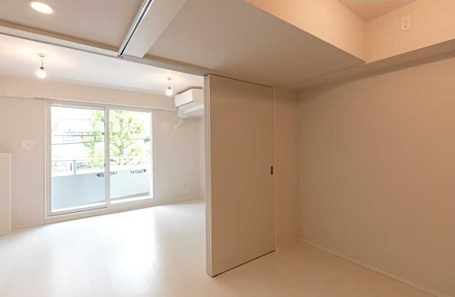 パークリュクス三宿　ピアノ相談　床暖房　日勤管理の居間・リビング