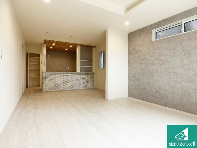 神戸市垂水区名谷町　第1期　新築一戸建ての居間・リビング|シンプルなリビングは、観葉植物等のインテリアを楽しめますね！パパ好みにも、ママ好みにも家具次第で雰囲気を変えることができます！