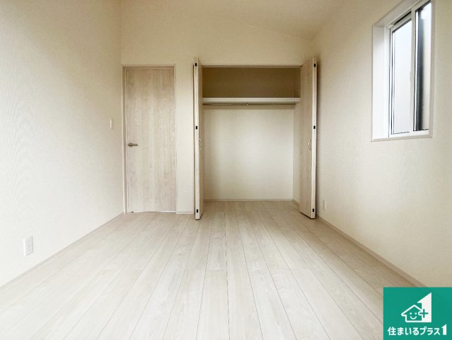 神戸市垂水区名谷町　第1期　新築一戸建ての洋室|収納スペースが充実しているので子供の成長に合わせてたくさん収納ができます！家族構成に合わせた様々な活用ができる収納！