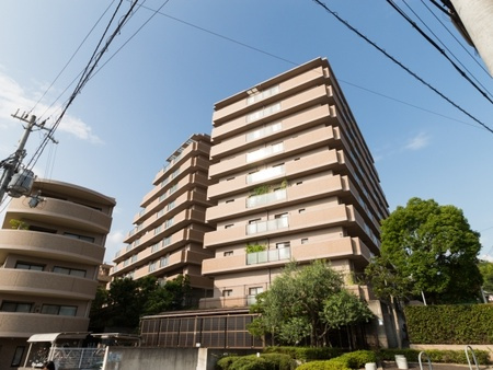 レジオン豊中千里中央の外観