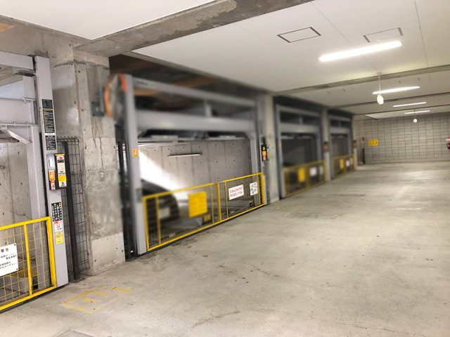 レジオン豊中千里中央の駐車場