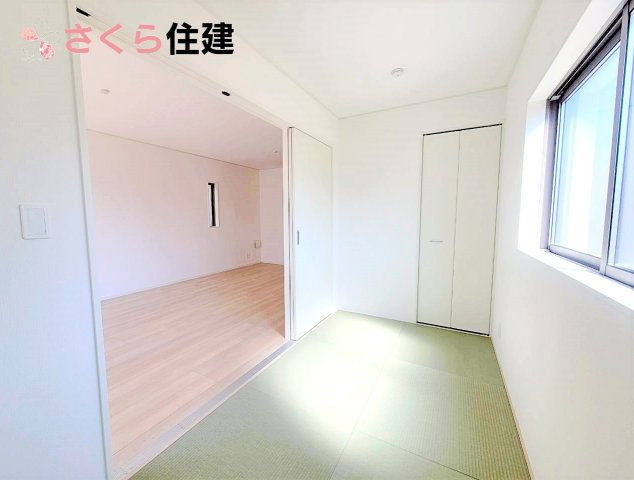 クレイドルガーデン鹿沼市東町　第5　3号棟の和室|リビング隣の和室は来客の際や小さなお子様のお昼寝スペースとして活用いただけます							
