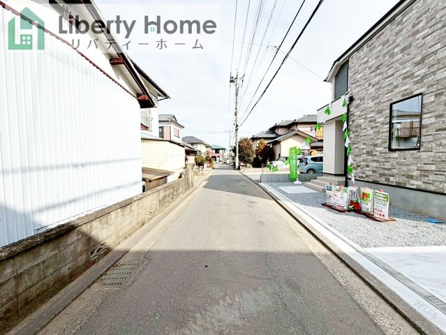 水戸市元吉田町5期　新築戸建　1号棟の前面道路含む現地写真