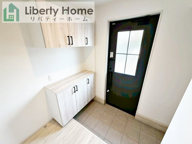 水戸市元吉田町5期　新築戸建　2号棟の玄関