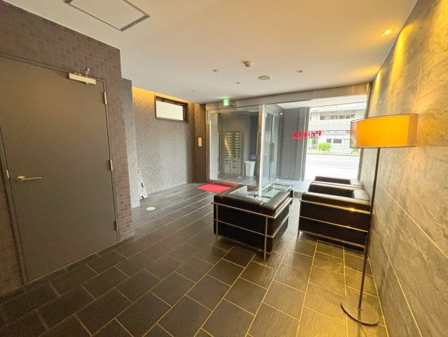 プリエール新大阪サウスのロビー