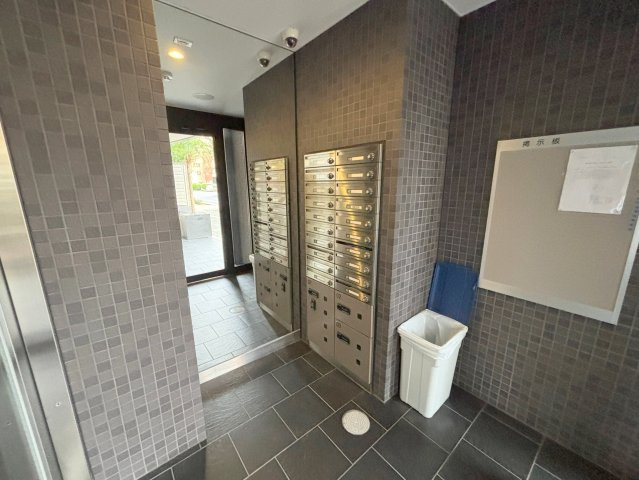 プリエール新大阪サウスのロビー