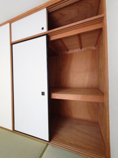 【収納】 | フォートリス早稲田 | 和室には押入れと天袋の収納スペースが設置されています。