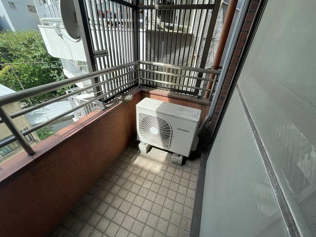 根橋ビルＡ棟のバルコニー