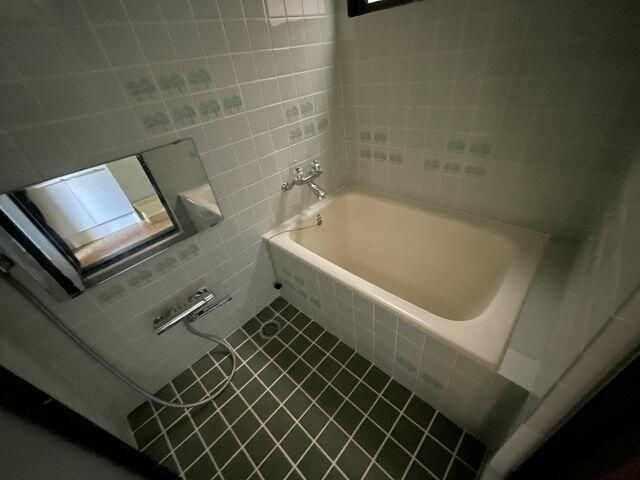 根橋ビルＡ棟の浴室