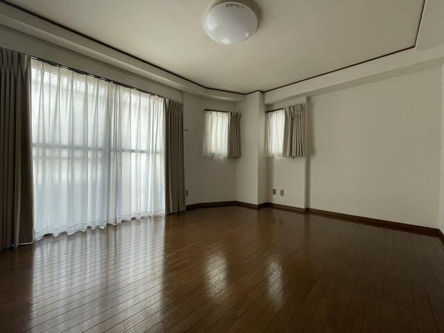 根橋ビルＡ棟の内装