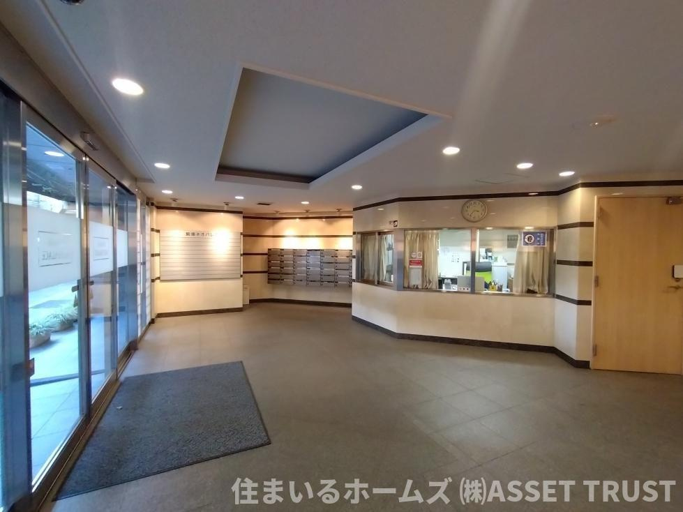 駒場ネオパレスのエントランス