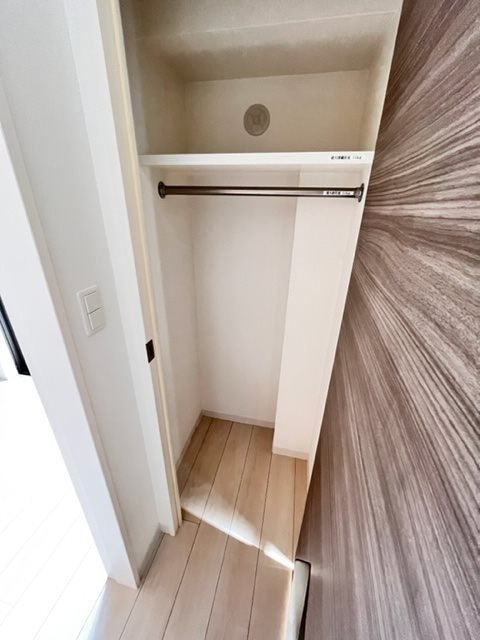 レジディア三軒茶屋Ⅲ　1Fコンビニ　角部屋　トランクルーム付の収納