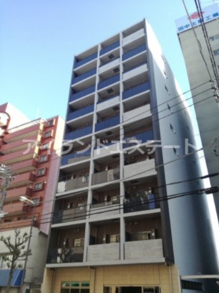 レジディア三軒茶屋Ⅲ　1Fコンビニ　角部屋　トランクルーム付の外観