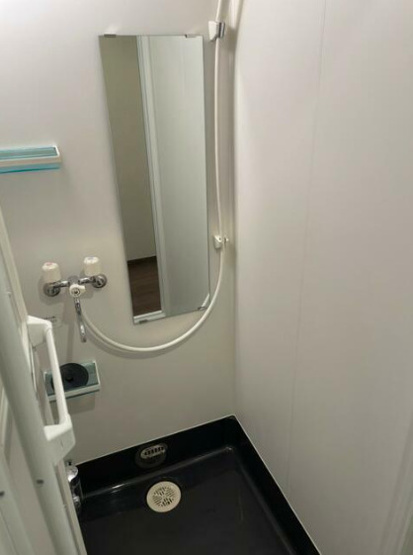 【シャワールーム】