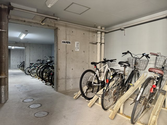 Mクレフの駐車場|駐車場は全て平置きです。（現在駐車場は空き無しです）
