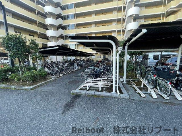 リーベスト東中山の駐車場